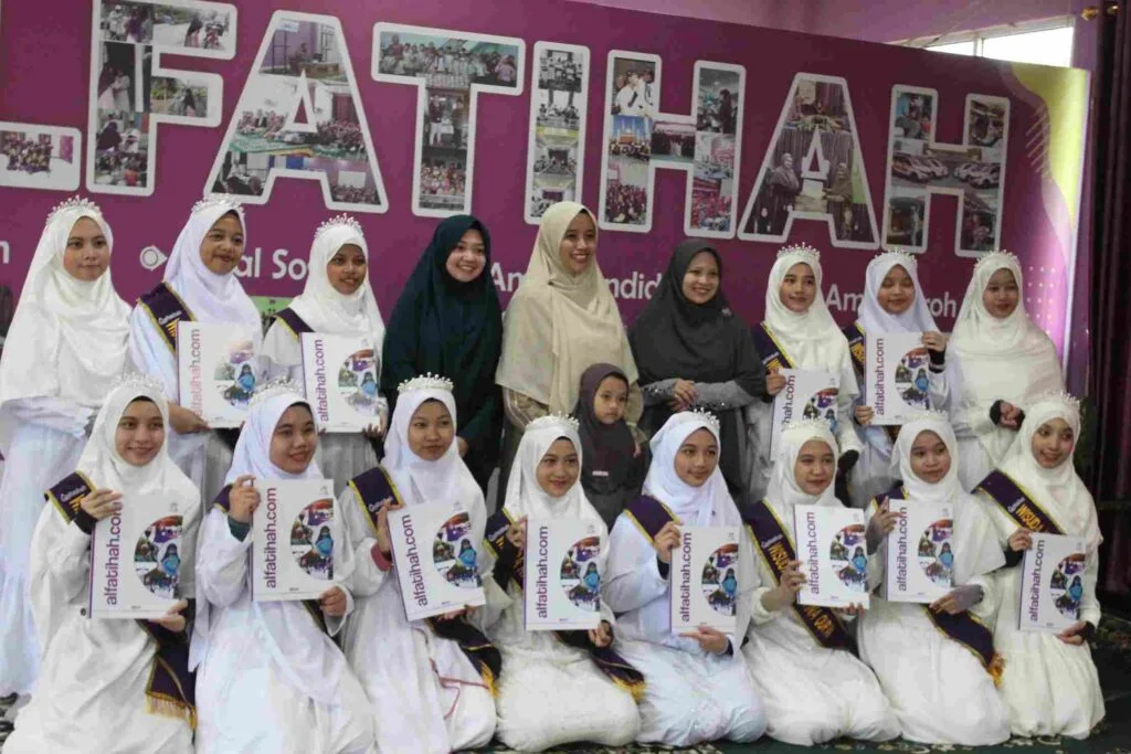 SEMARAK WISUDA  SANTRI  PROGRAM BEASISWA KARANTINA QURAN  RUMAH TAHFIDZ ALFATIHAH