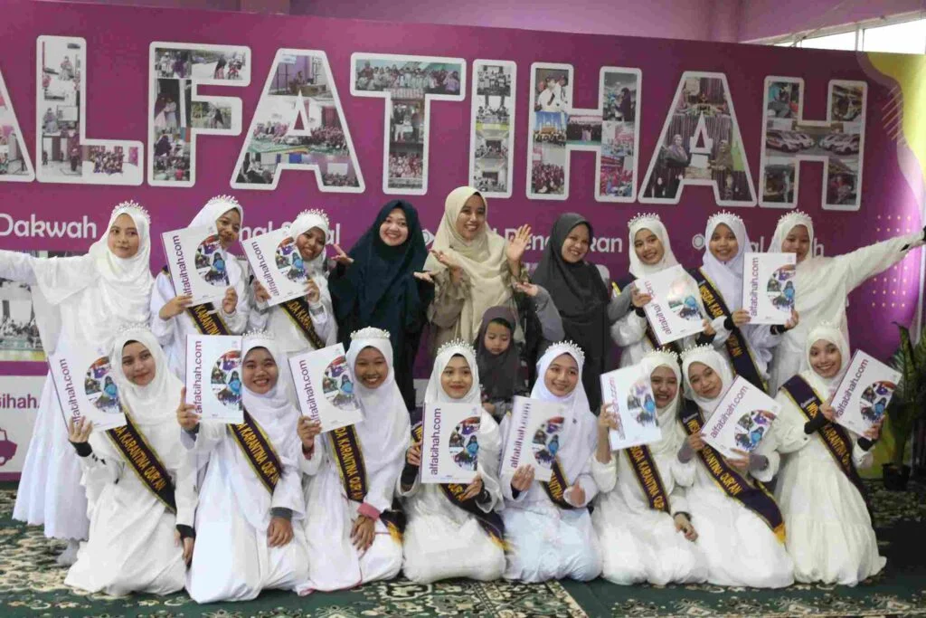 WISUDA SANTRI RUMAH TAHFIDZ ALFATIHAH BANTU DORONG MASYARAKAT BELAJAR AL’QURAN