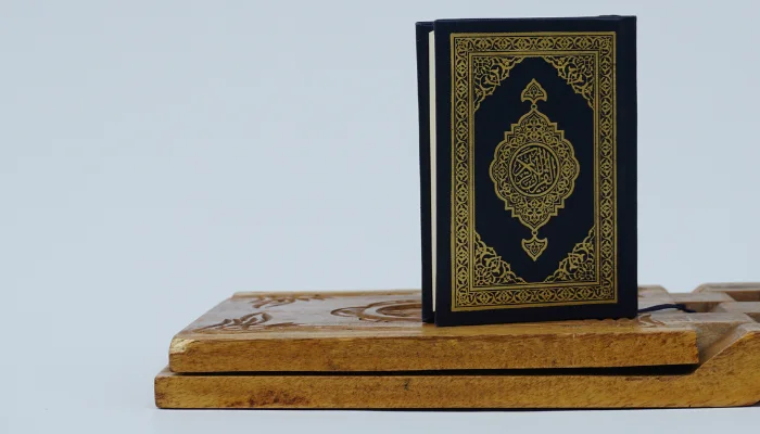 5 Keutamaan Wakaf Al Qur’an dan Caranya Menunaikannya