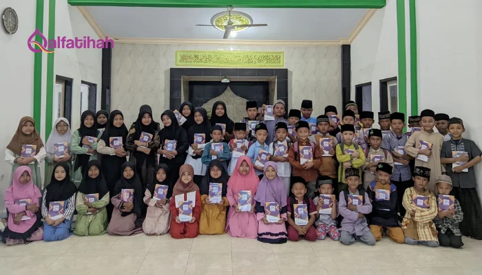 Yayasan Alfatihah kembali sukses menyalurkan amanah dari para donatur melalui program wakaf Al Quran pada periode Juli 2025. 1
