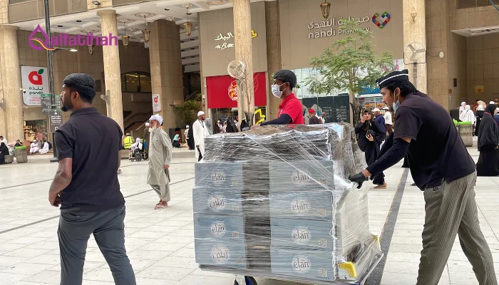 Yayasan Alfatihah Kembali Melakukan Distribusi Sedekah Nasi Baitullah di Tanah Suci Makkah 1 1
