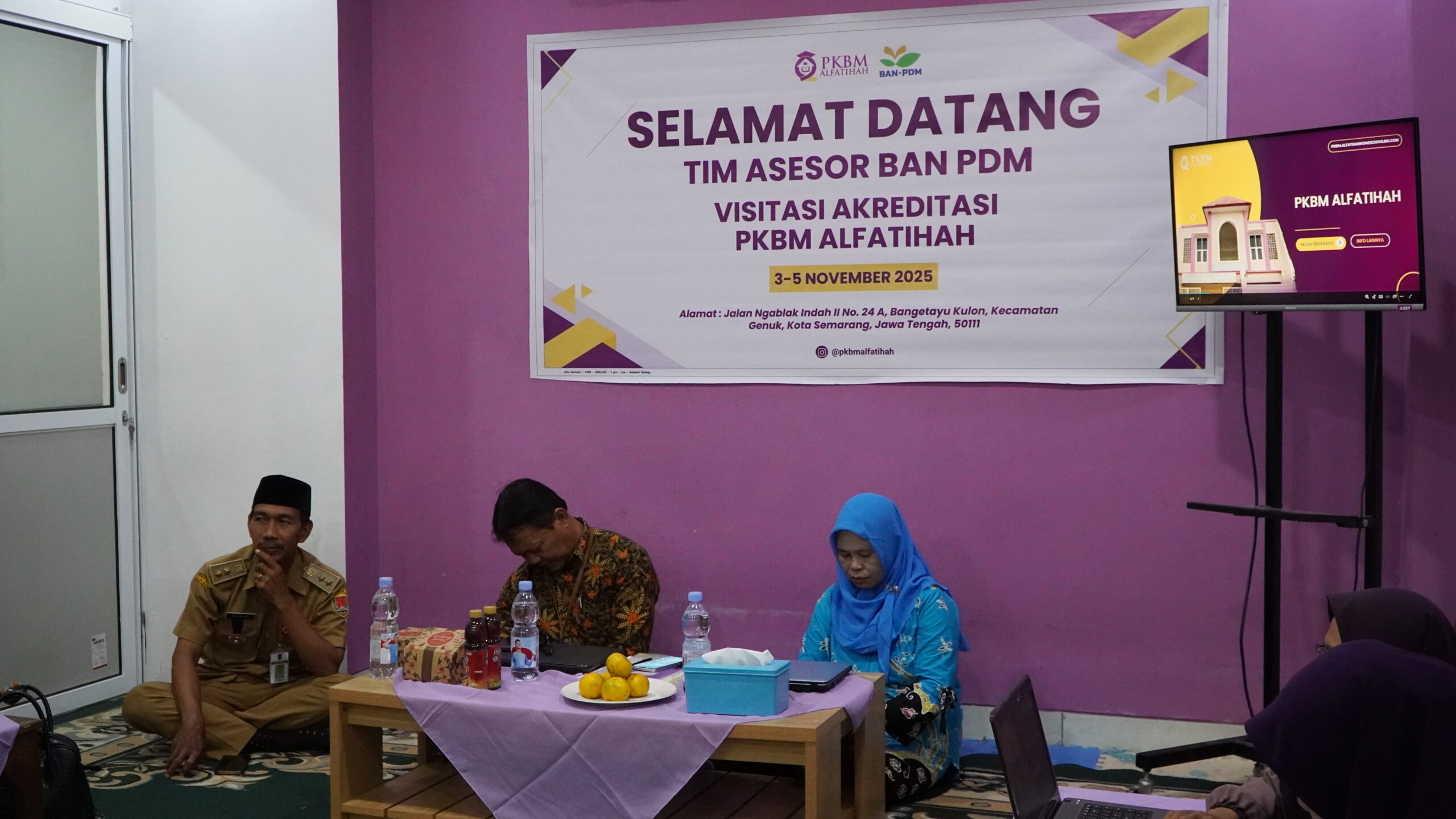 Di Balik Lensa Cerita Tim Media dalam Proses Visitasi & Akreditasi PKBM Alfatihah