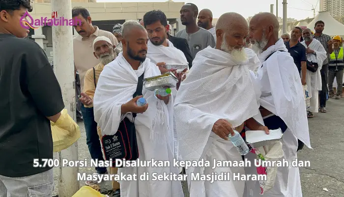5.700 Porsi Nasi Disalurkan kepada Jamaah Umrah dan Masyarakat di Sekitar Masjidil Haram