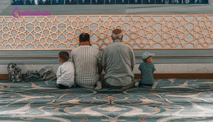 Dari Meja Makan hingga Waktu Tidur: 4 Momen Sederhana untuk Menanamkan Nilai Islam kepada Anak