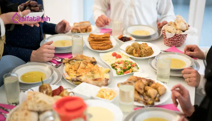 Ketika Makanan Menjadi Bagian dari Ibadah: 7 Hal tentang Adab Makan dan Minum dalam Islam